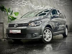 Grau Gebraucht 2012 VW Touran Comfortline Van / Kleinbus | 7.997 € (Guter Preis)