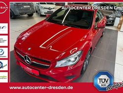 Rot Gebraucht 2016 Mercedes CLA200 Urban Limousine | 17.890 € (Fairer Preis)