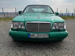 Grün Gebraucht 1996 Mercedes E320 Cabrio | 42.900 €