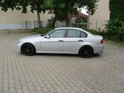 Grau Gebraucht 2005 BMW 320 Limousine | 4.500 € (Fairer Preis)
