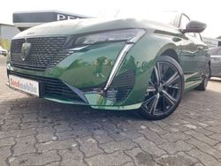 Olivine grün metallic Gebraucht 2024 Peugeot 308 GTi Limousine | 39.950 €