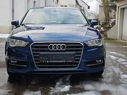 Blau Gebraucht 2013 Audi A3 Sportback Ambition Limousine | 10.500 € (Etwas zu teuer)