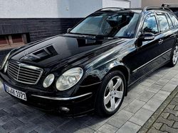 Schwarz Gebraucht 2005 Mercedes E320 Avantgarde Kombi | 3.200 € (Fairer Preis)