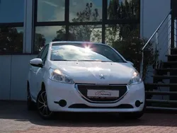 Weiß Gebraucht 2013 Peugeot 208 Active Kleinwagen | 3.900 € (Guter Preis)