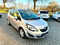 Grau Gebraucht 2011 Opel Meriva Design Edition Van / Kleinbus | 6.290 € (Fairer Preis)