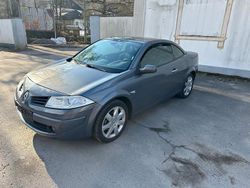 Grau Gebraucht 2007 Renault Mégane Cabriolet Cabrio | 3.900 € (Teuer)