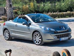 Grau Gebraucht 2008 Peugeot 207 CC Roland Garros Cabrio | 3.550 € (Etwas zu teuer)