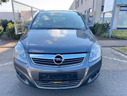 Grau Gebraucht 2011 Opel Zafira Van / Kleinbus | 2.999 € (Fairer Preis)