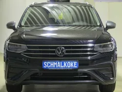 Deep black pearlescent (metallic) Gebraucht 2023 VW Tiguan Allspace Life SUV | 35.950 € (Guter Preis)