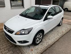 Weiß Gebraucht 2008 Ford Focus Titanium Limousine | 1.450 € (Superpreis)