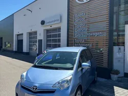 Blau Gebraucht 2012 Toyota Verso-S Life Van / Kleinbus | 6.660 € (Etwas zu teuer)