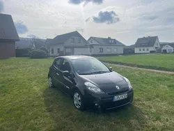 Schwarz Gebraucht 2011 Renault Clio II Expression Kleinwagen | 2.200 € (Fairer Preis)