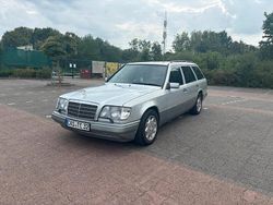 Silber Gebraucht 1995 Mercedes E320 Kombi | 12.800 €