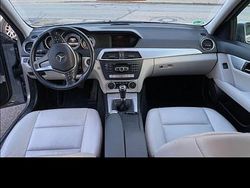 Andere farben Gebraucht 2015 Mercedes 220 Kombi | 8.000 €