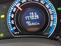 Weiß Gebraucht 2012 Toyota Auris Hybrid Edition Limousine | 12.999 € (Fairer Preis)