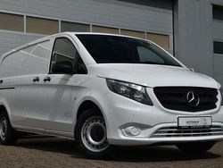 Weiß Gebraucht 2023 Mercedes Vito Van / Kleinbus | 31.999 € (Guter Preis)
