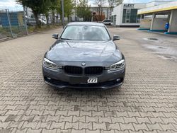 Grau Gebraucht 2015 BMW 320 Sport Line Limousine | 15.500 € (Fairer Preis)
