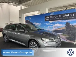 Grau Gebraucht 2023 Skoda Superb Ambition Kombi | 27.450 €