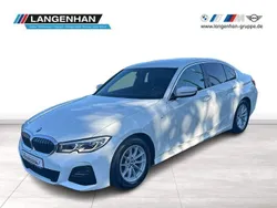 Weiß Gebraucht 2020 BMW 320 M Sport Limousine | 30.925 € (Fairer Preis)