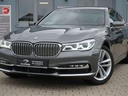 Grau Gebraucht 2018 BMW 730 Sport Line Limousine | 28.980 € (Superpreis)