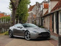 Grau Gebraucht 2014 Aston Martin V12 Vantage | 129.950 € (Fairer Preis)