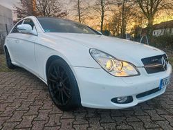 Weiß Gebraucht 2005 Mercedes CLS320 AMG Limousine | 5.999 € (Guter Preis)