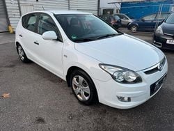 Weiß Gebraucht 2009 Hyundai i30 Classic Kleinwagen | 3.499 € (Fairer Preis)