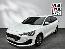 Weiß Gebraucht 2023 Ford Focus Titanium Limousine | 20.790 € (Fairer Preis)