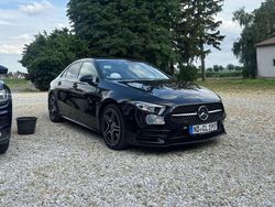 Schwarz Gebraucht 2020 Mercedes 220 Limousine | 22.500 €