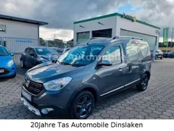 Grau Gebraucht 2017 Dacia Dokker Celebration Van | 10.499 € (Fairer Preis)