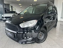 Schwarz Gebraucht 2018 Ford Tourneo Courier Titanium Van / Kleinbus | 7.499 € (Superpreis)