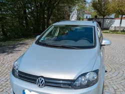 Silber Gebraucht 2010 VW Golf Plus Comfortline Van / Kleinbus | 5.200 € (Fairer Preis)
