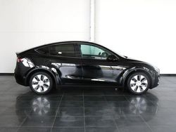 Schwarz Gebraucht 2023 Tesla Model Y RWD SUV | 31.999 € (Fairer Preis)
