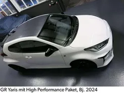 Schneeweiß Neu 2024 Toyota Yaris Limousine | 39.990 € (Fairer Preis)