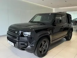 Farbe: schwarz Gebraucht 2023 Land Rover Defender Black Edition SUV | 70.900 € (Superpreis)