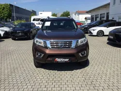 Braun Gebraucht 2016 Nissan Navara Tekna Abholung | 25.890 € (Fairer Preis)