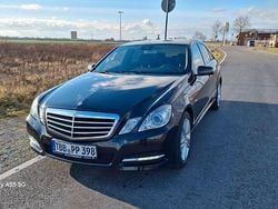 Schwarz Gebraucht 2012 Mercedes E300 Avantgarde Limousine | 10.900 € (Superpreis)