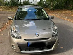 Gold Gebraucht 2009 Renault Clio II Dynamique Kleinwagen | 4.900 € (Etwas zu teuer)
