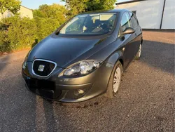 Grau Gebraucht 2008 Seat Altea Comfort Van / Kleinbus | 2.699 € (Fairer Preis)