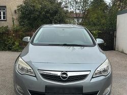 Grau Gebraucht 2011 Opel Astra Kleinwagen | 3.500 € (Guter Preis)