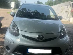 Silber Gebraucht 2012 Toyota Aygo Connect Style Kleinwagen | 3.700 € (Guter Preis)