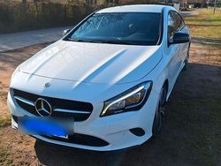 Weiß Gebraucht 2017 Mercedes CLA200 Kombi | 18.999 € (Fairer Preis)