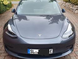 Grau Gebraucht 2021 Tesla Model 3 Standard Range Plus Limousine | 25.750 € (Fairer Preis)