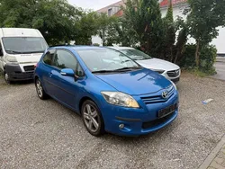 Blau Gebraucht 2011 Toyota Auris Club Limousine | 3.999 € (Guter Preis)