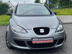 Grau Gebraucht 2009 Seat Altea XL Comfort Van / Kleinbus | 4.900 € (Teuer)