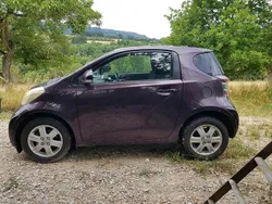 Violet Gebraucht 2009 Toyota iQ Kleinwagen | 1.300 €