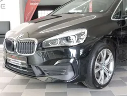 Black sapphire metallic Gebraucht 2018 BMW 220 Van / Kleinbus | 20.599 € (Teuer)