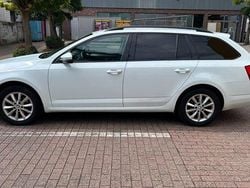 Weiß Gebraucht 2016 Skoda Octavia Kombi | 7.499 € (Fairer Preis)