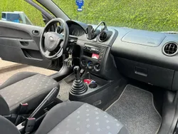 Schwarz Gebraucht 2005 Ford Fiesta Kleinwagen | 2.000 €