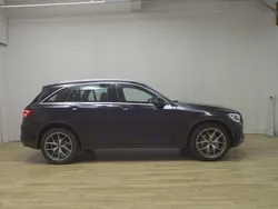 Schwarz Gebraucht 2022 Mercedes GLC220 AMG line SUV | 31.980 €